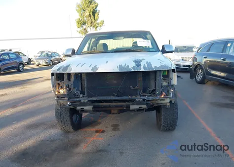 2000 Chevrolet Silverado 1500 Ls from USA, damaged, VIN 2GCEC19V4Y1290051